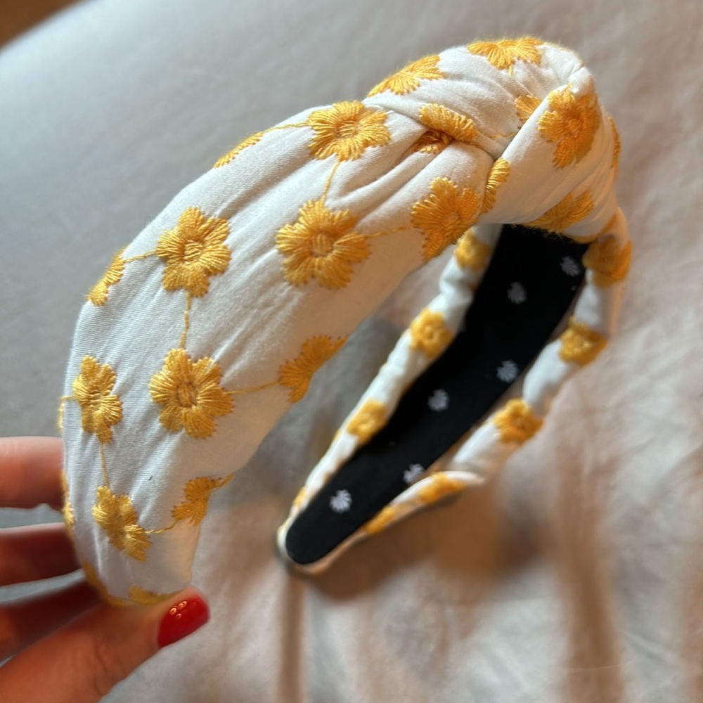 LELE SADOUGHI White eyelet headband with yellow flowers knotted headband